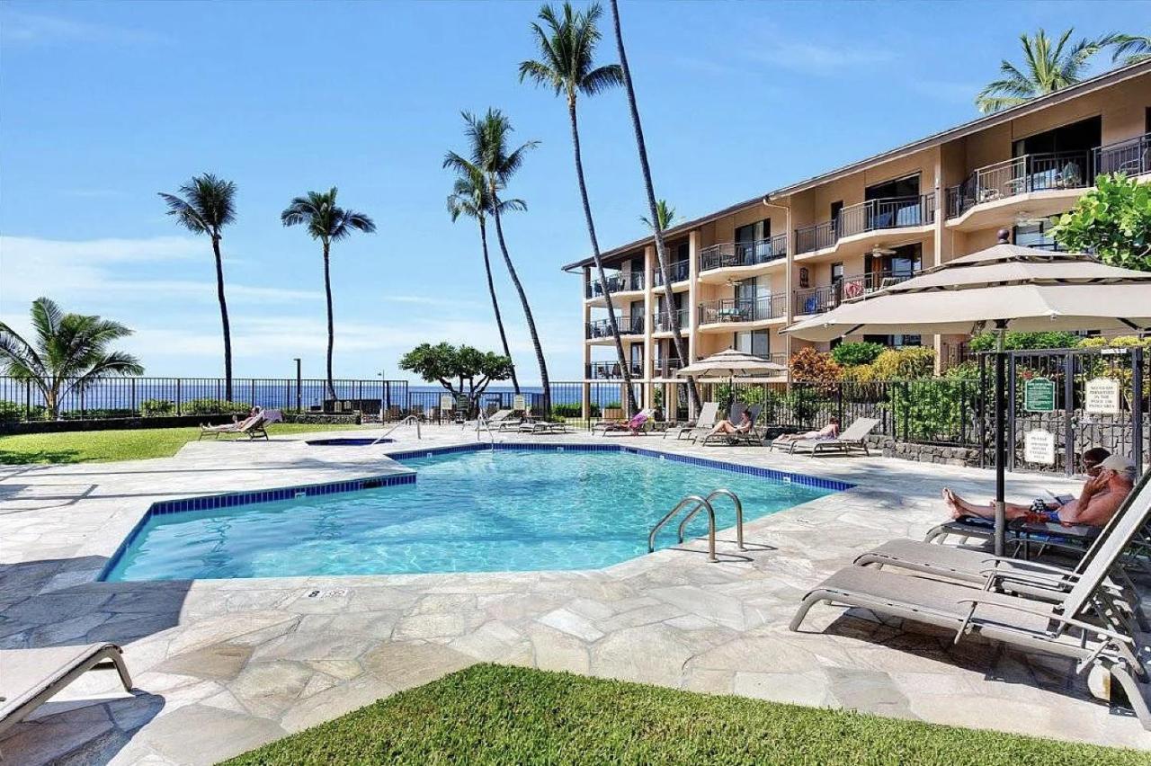 Oceanfront Penthouse With Loft Apartment Kailua-Kona Exterior photo