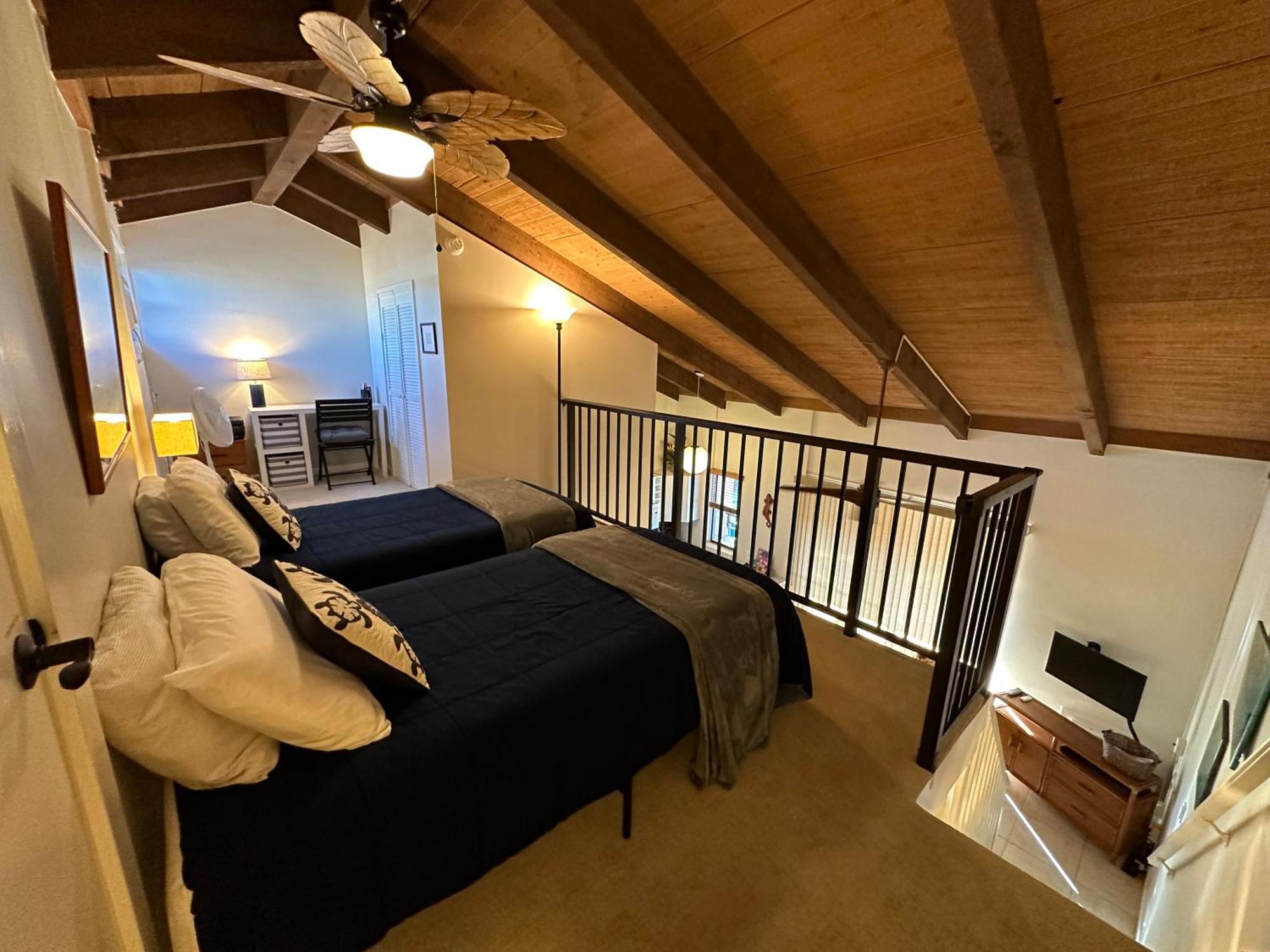 Oceanfront Penthouse With Loft Apartment Kailua-Kona Exterior photo
